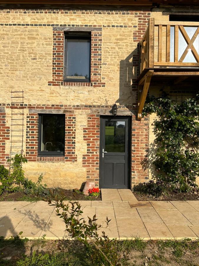Gite Confortable Au Milieu Des Pres - La Ferme De Montigny Neauphe-Sur-Dive Εξωτερικό φωτογραφία