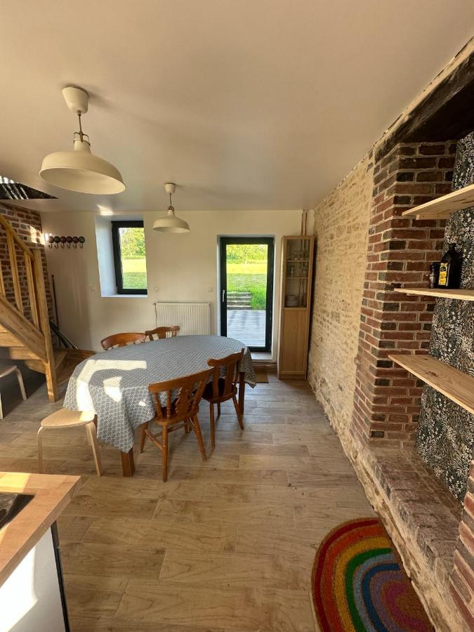 Gite Confortable Au Milieu Des Pres - La Ferme De Montigny Neauphe-Sur-Dive Εξωτερικό φωτογραφία